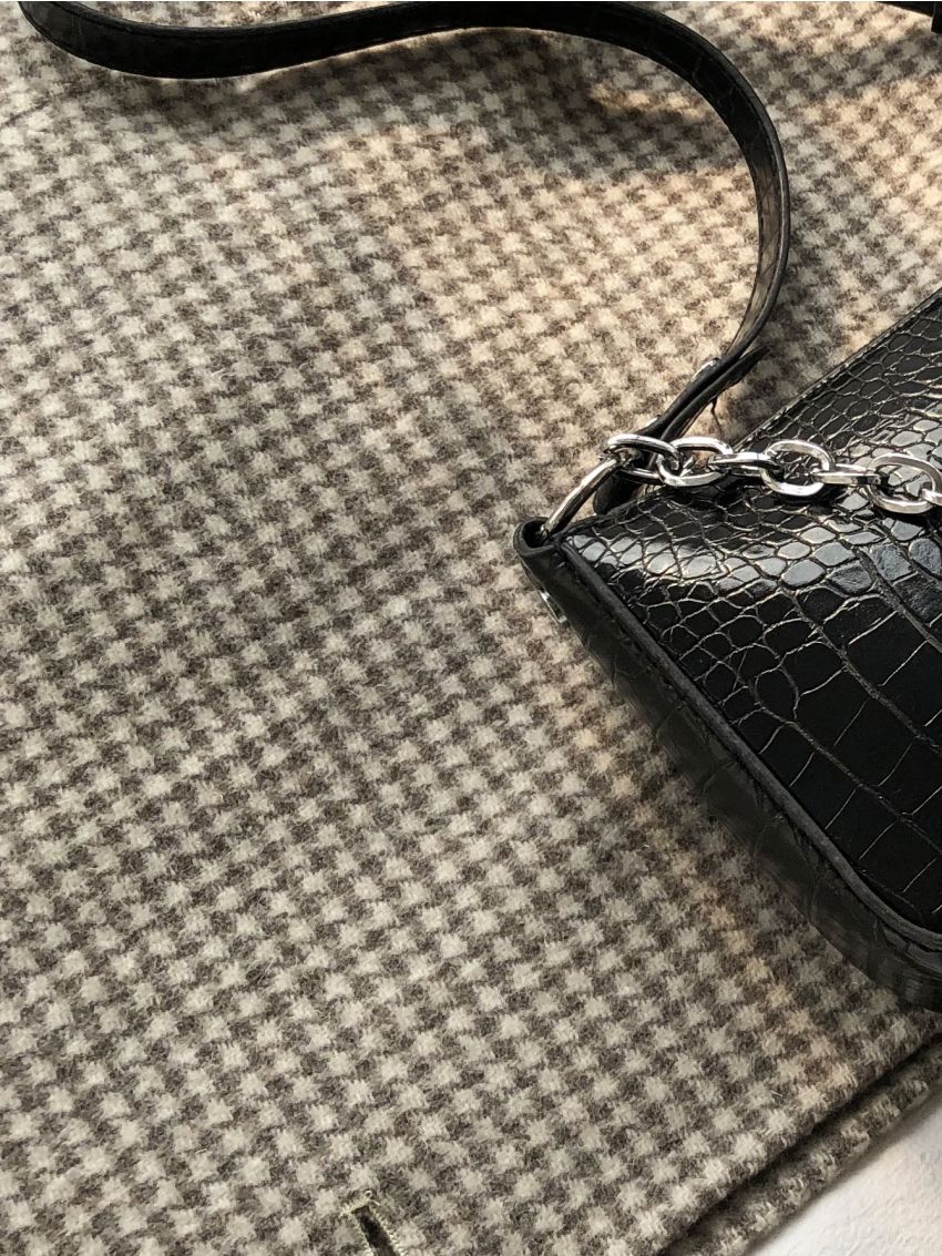 Chain Decor Croc Embossed Baguette Bag
