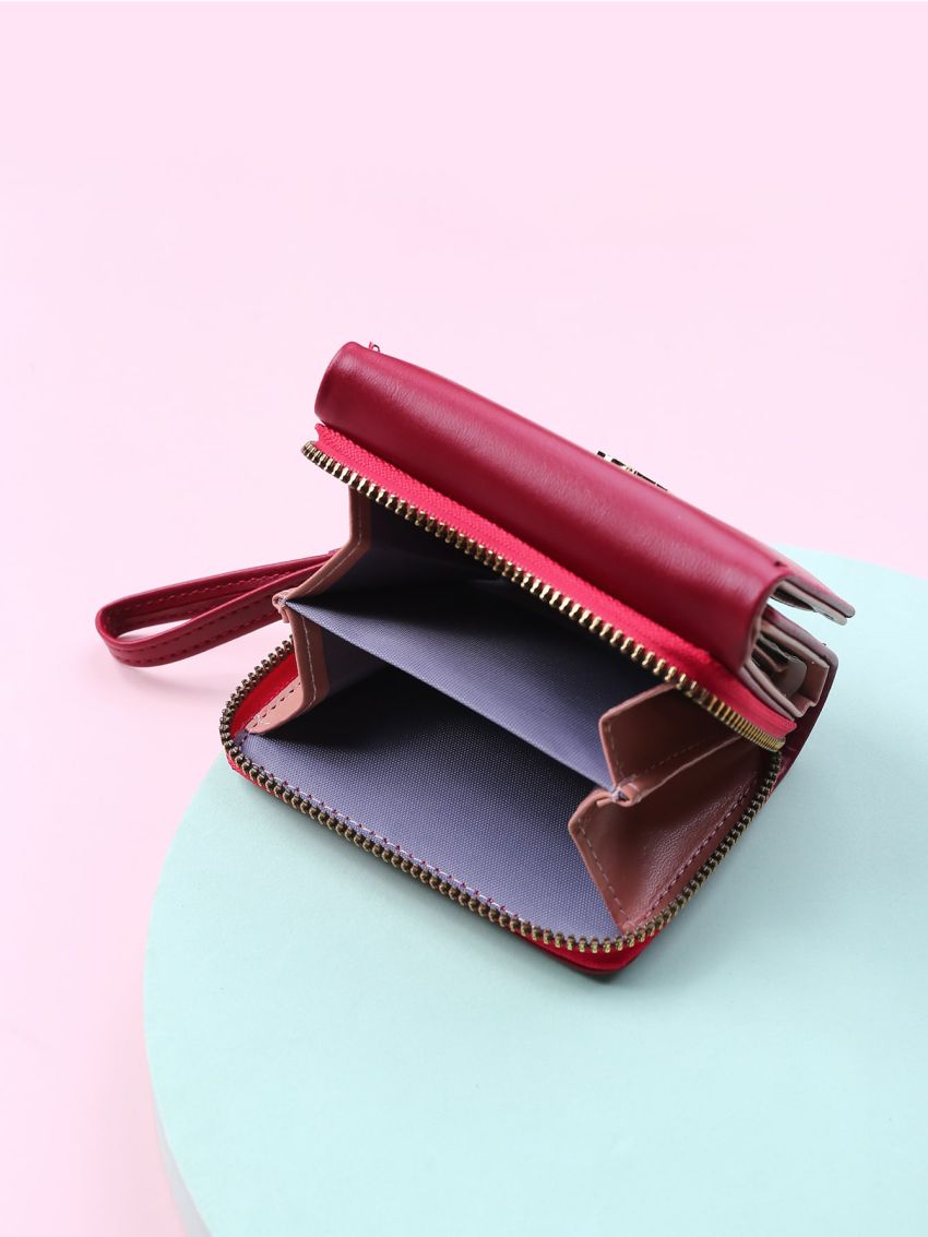 Letter Graphic Tri-fold Small Purse