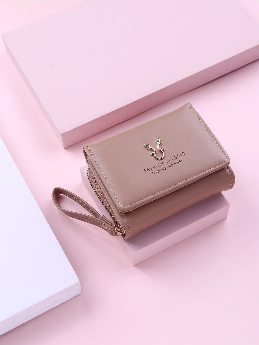 Letter Graphic Tri-fold Small Purse