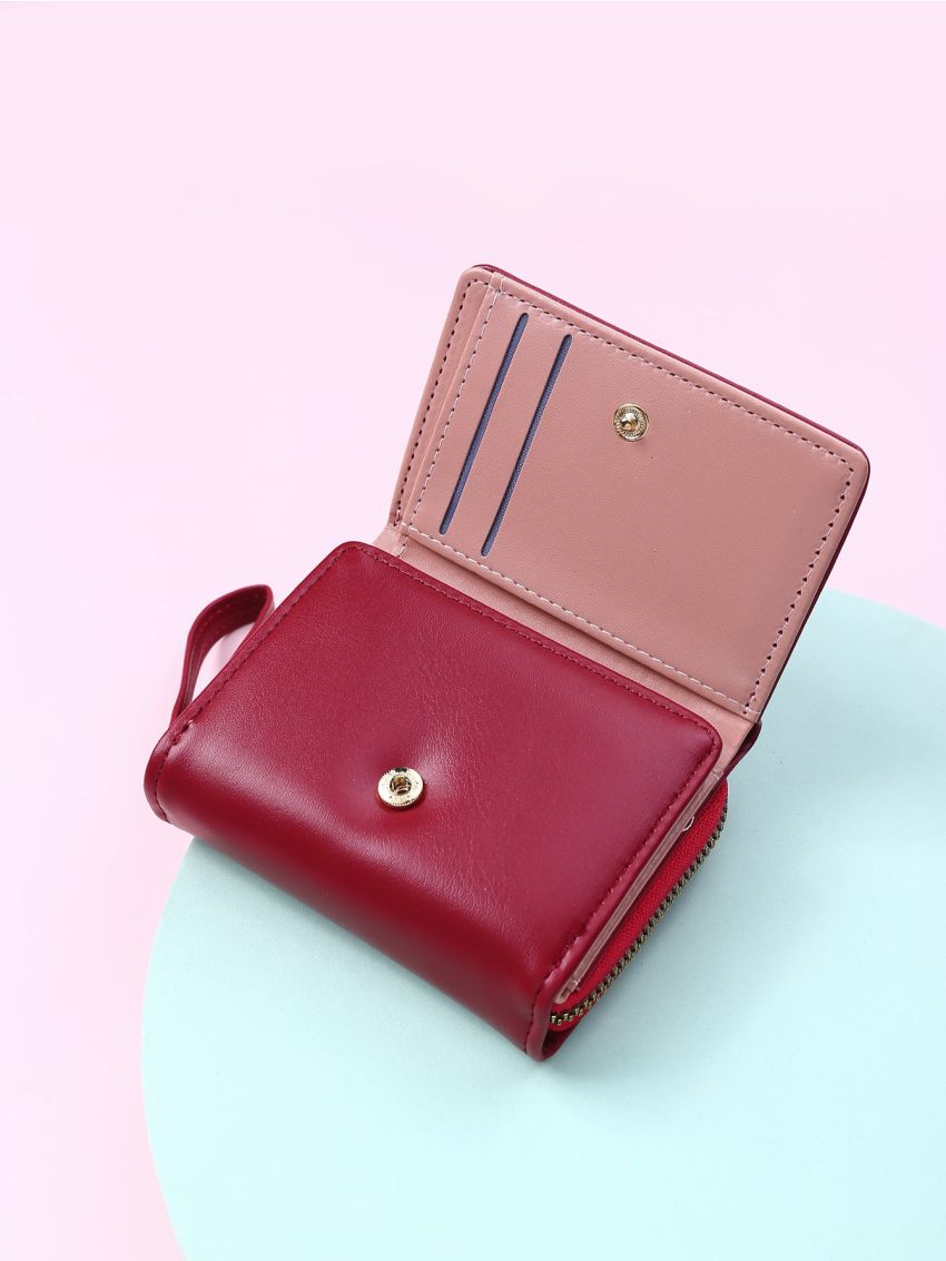 Letter Graphic Tri-fold Small Purse