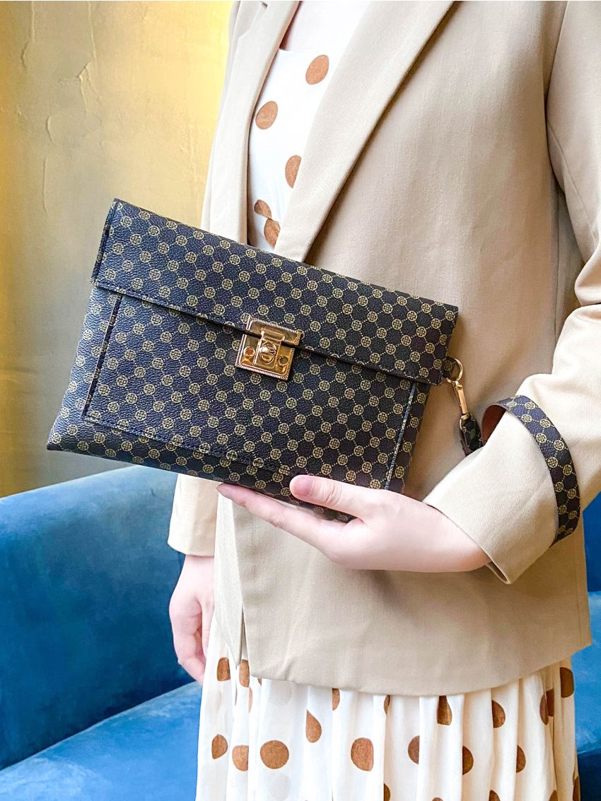 Twist Lock Graphic Print Clutch Bag