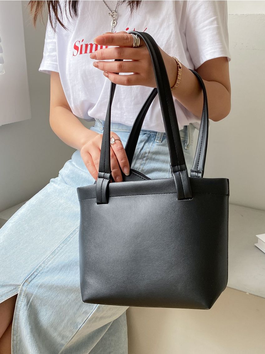 Minimalist Bucket Bag With Inner Pouch