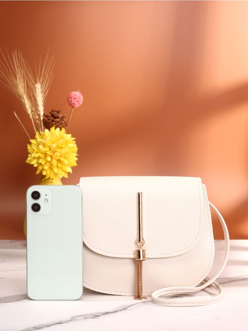 Mini Metal Tassel Decor Saddle Bag