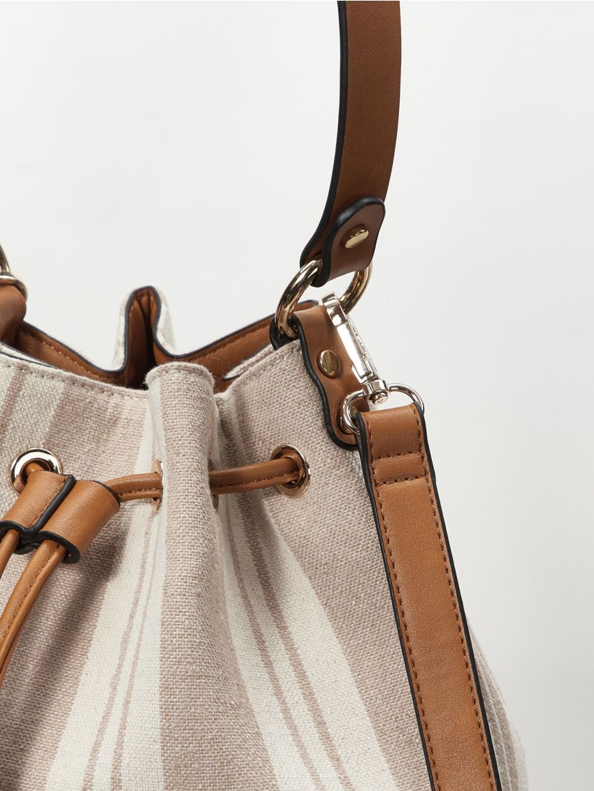 PREMIUM STRIPED PATTERN STRAW VACATION BUCKET BAG