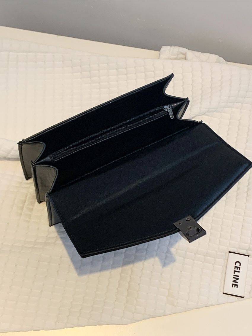 Studded Decor Flap Chain Shoulder Bag