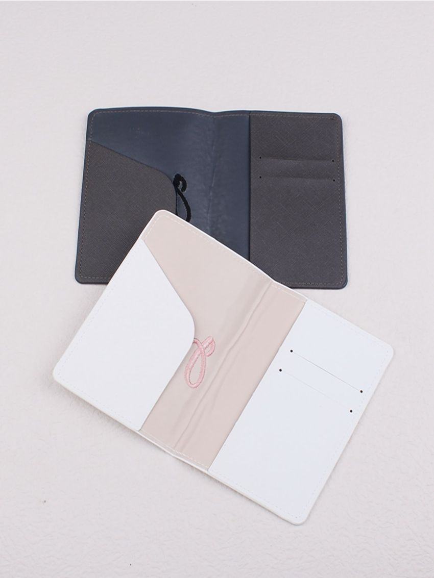 2pcs Letter Embroidered Detail Passport Holder