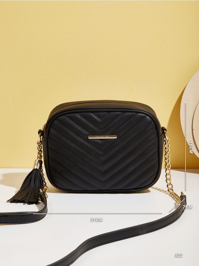 Quilted Pattern Tassel Decor Chain Circle Bag