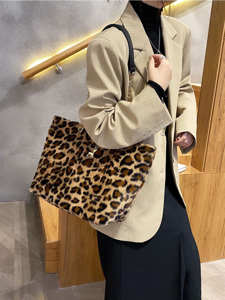 Leopard Graphic Chain Shoulder Tote Bag
