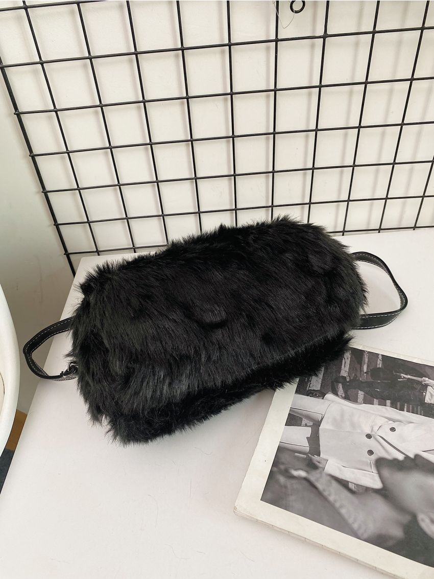 Minimalist Fuzzy Baguette Bag
