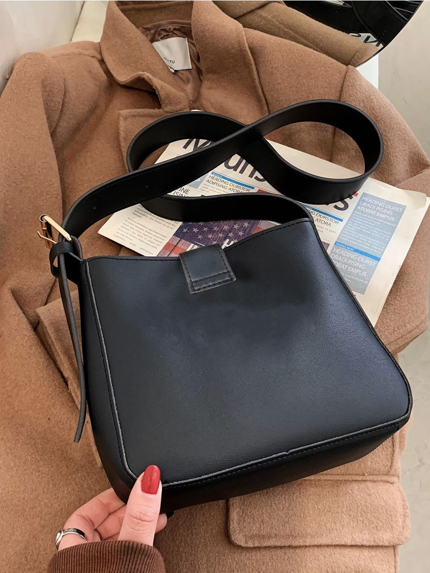 Buckle Decor Crossbody Bucket Bag