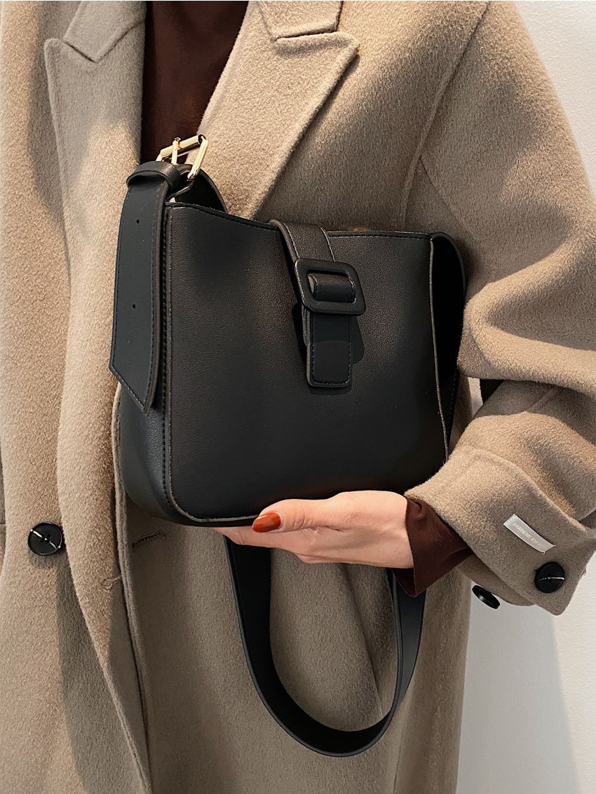 Buckle Decor Crossbody Bucket Bag