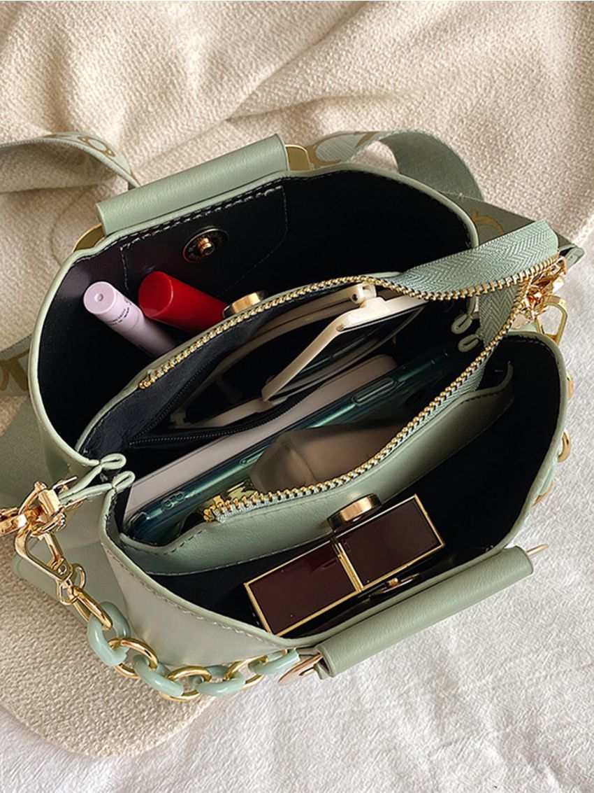 Mini Letter Graphic Chain Decor Bucket Bag