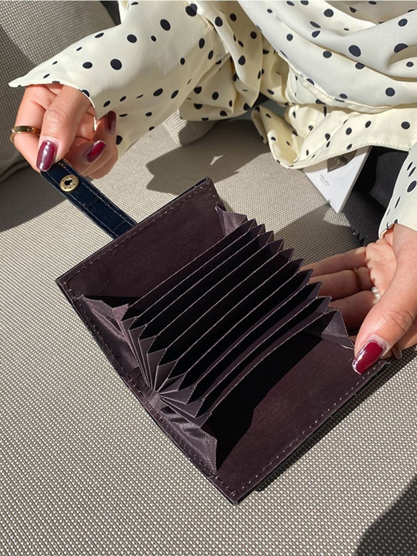 Crocodile Embossed Fold Card Holder