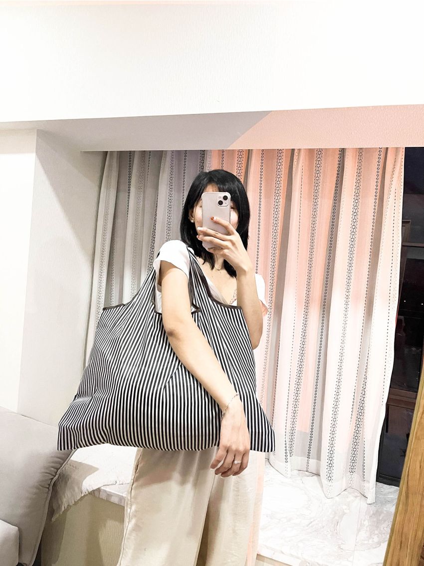 Large Capacity Stripe Pattern Shoulder Tote Bag