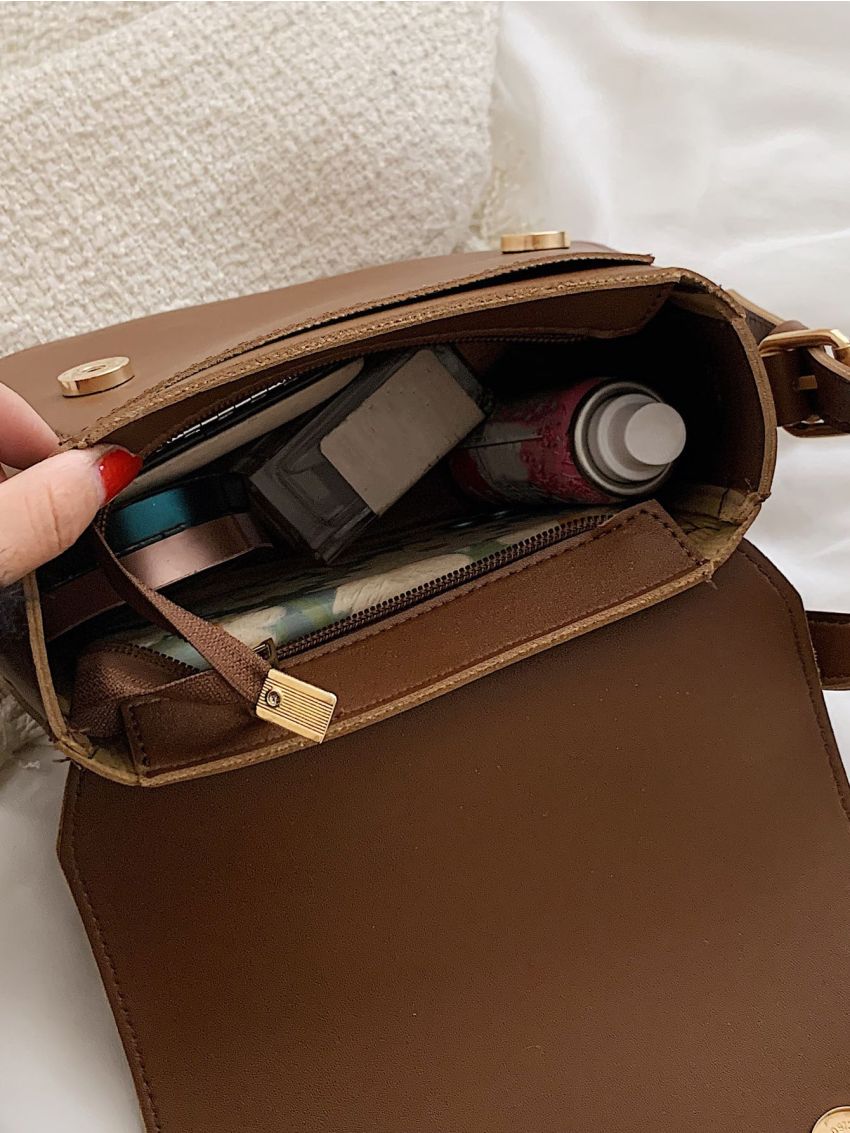 Minimalist Flap Saddle Bag