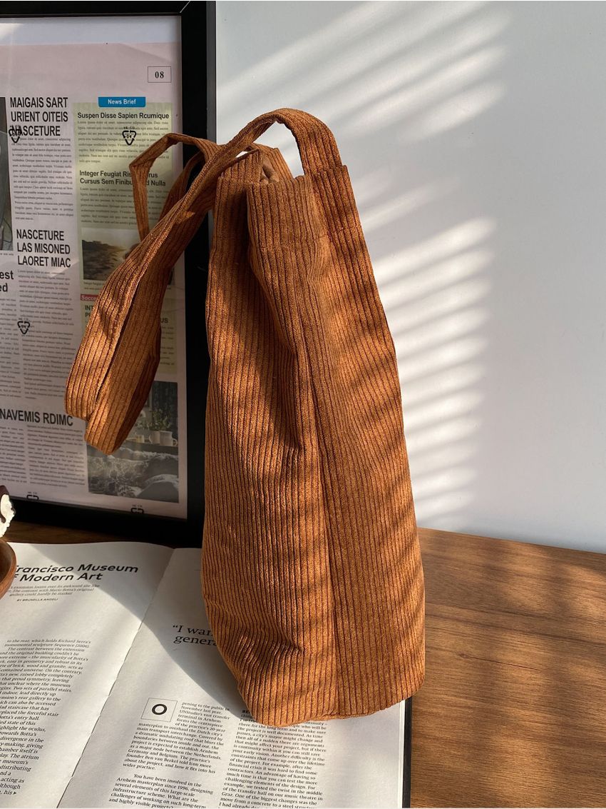 Cartoon Bear Graphic Shoulder Tote Bag