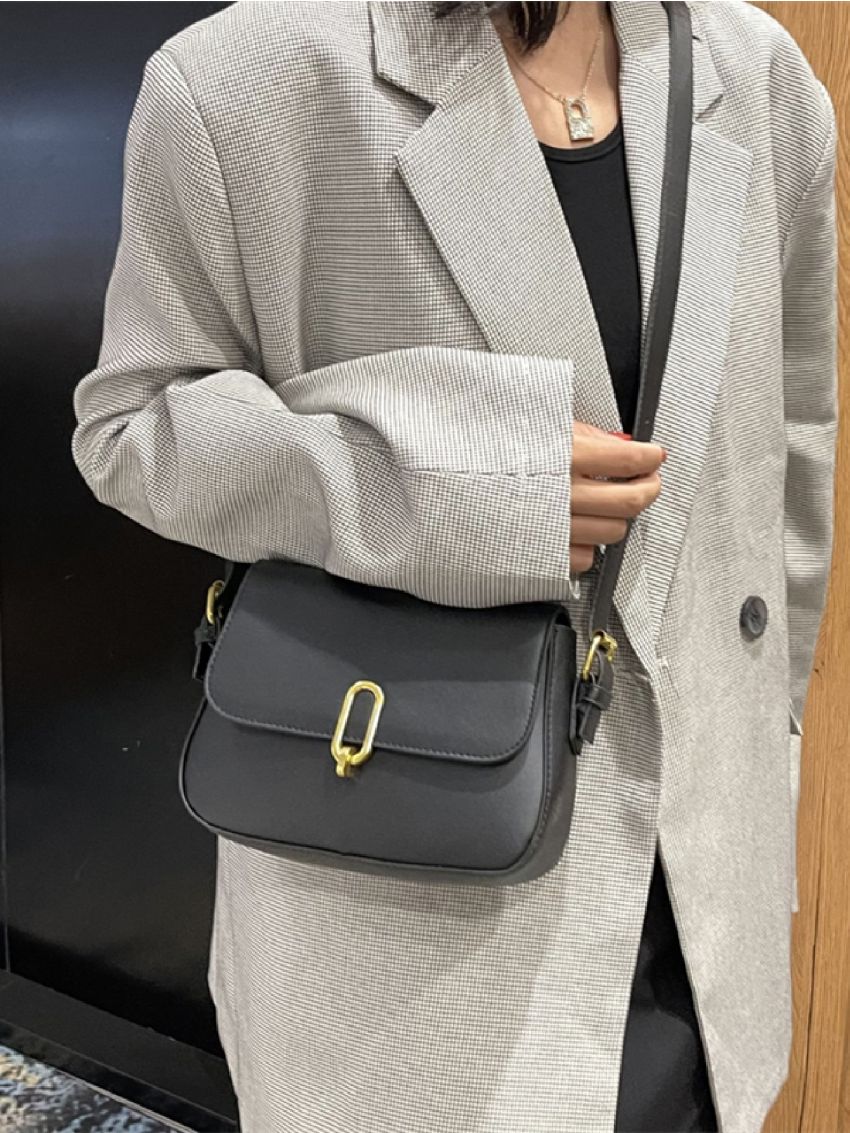 Minimalist Flap Saddle Bag