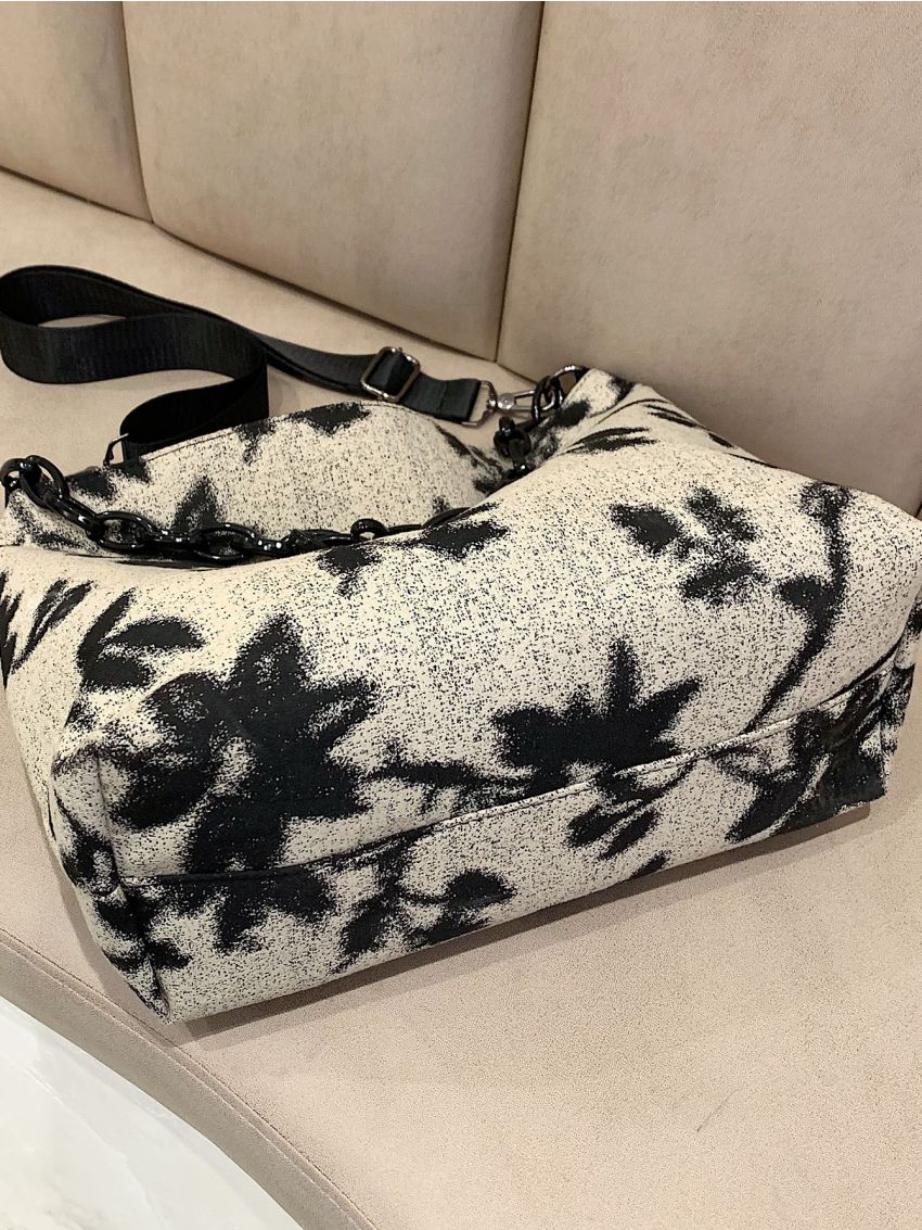 Tweed Flower Graphic Chain Decor Shoulder Bag