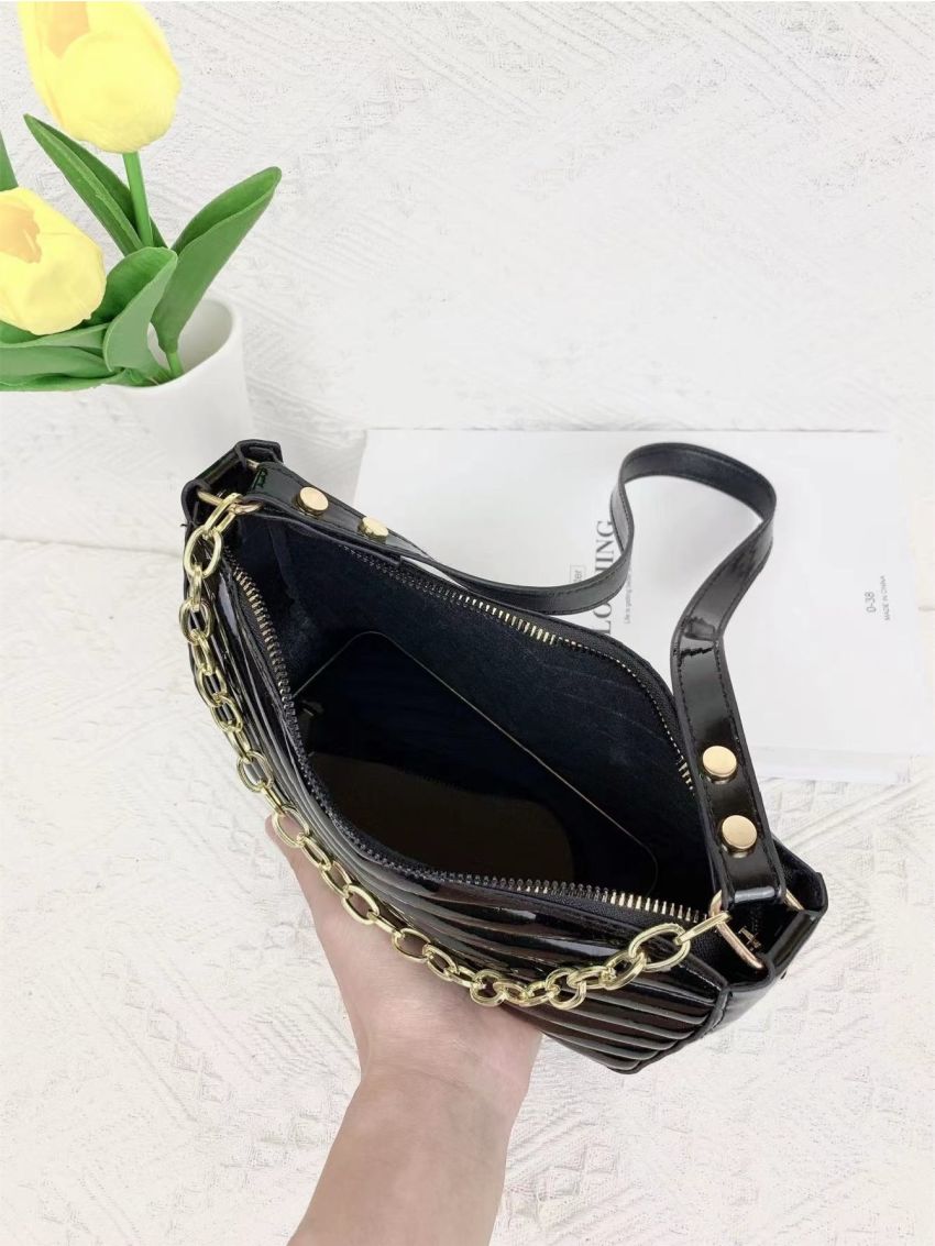 Minimalist Chevron Chain Square Bag