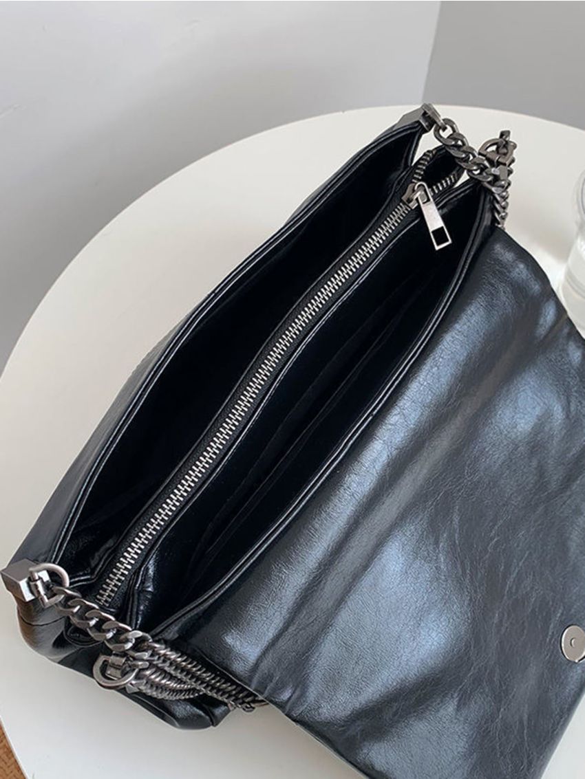 Minimalist Flap Chain Baguette Bag