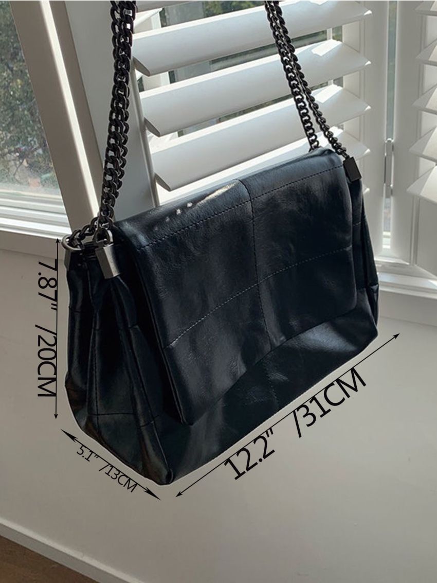 Minimalist Flap Chain Baguette Bag