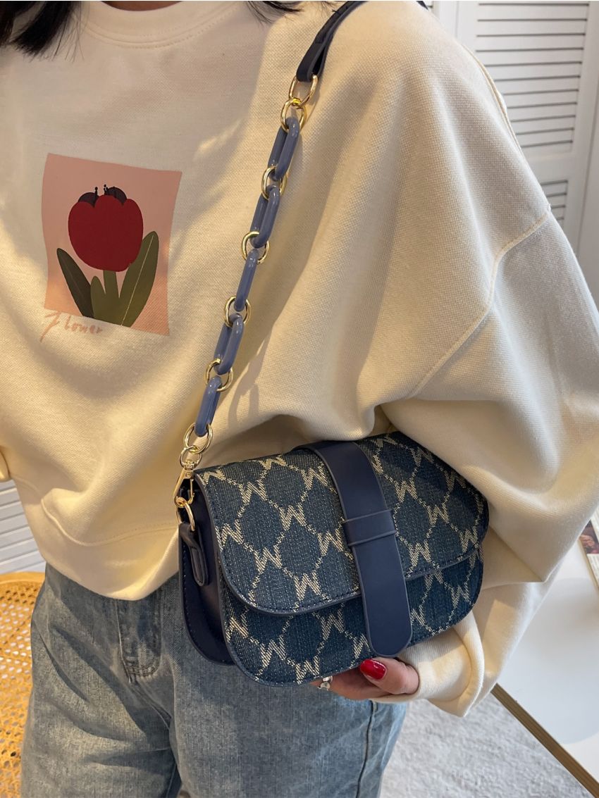 Letter Graphic Flap Chain Shoulder Bag