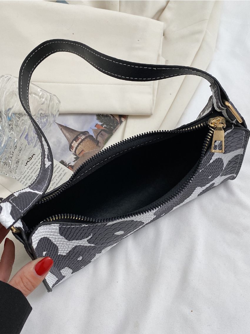 Snakeskin Pattern Graphic Baguette Bag