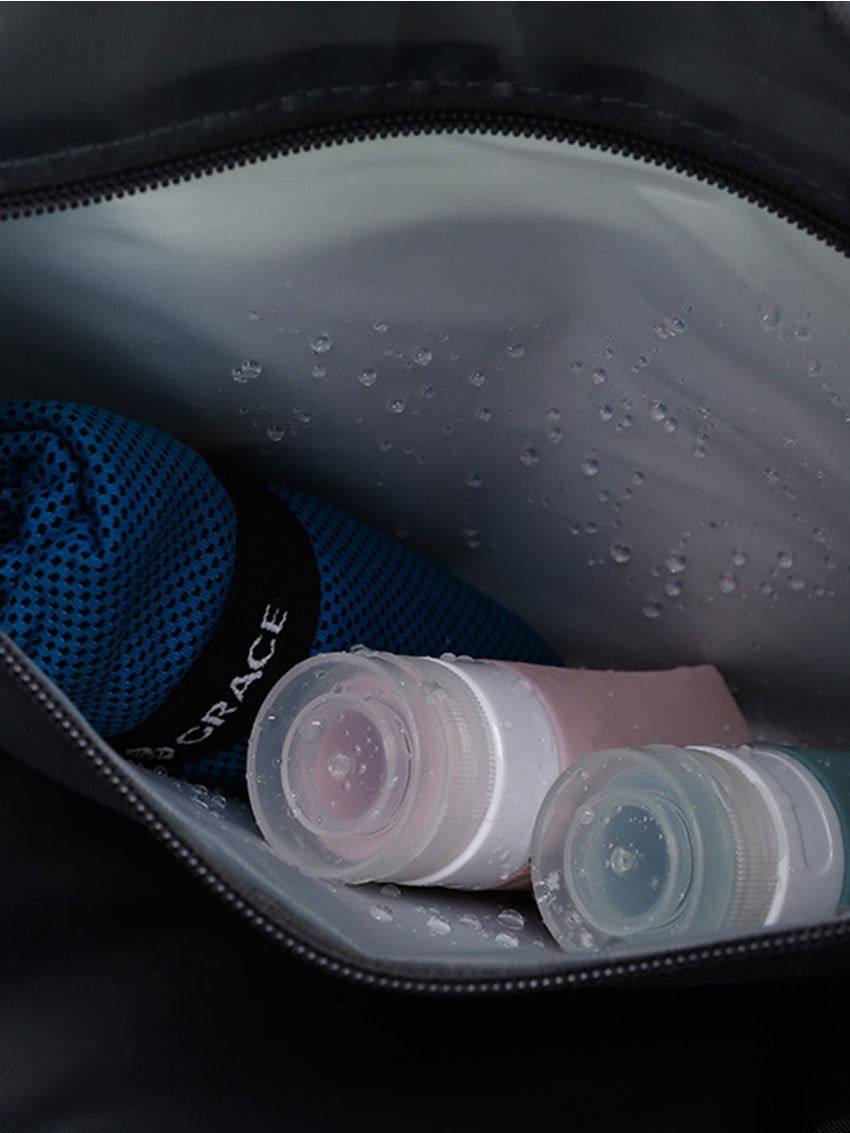 Letter Graphic Large Capacity Duffel Bag