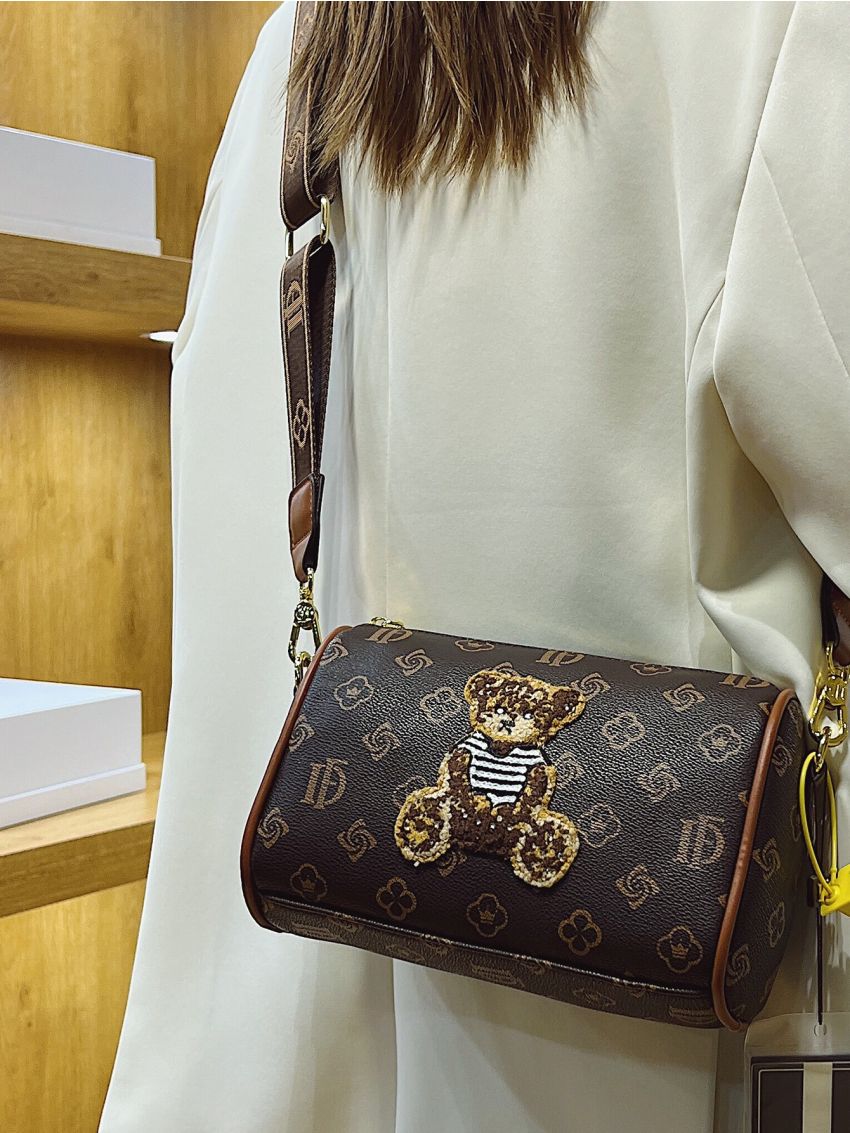 Cartoon Bear Appliques Bucket Bag