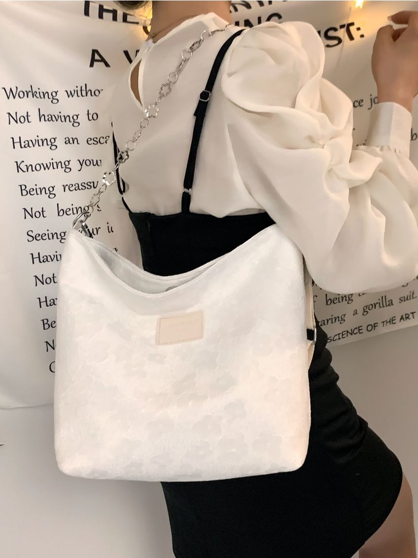 Chain & Letter Patch Decor Bucket Bag