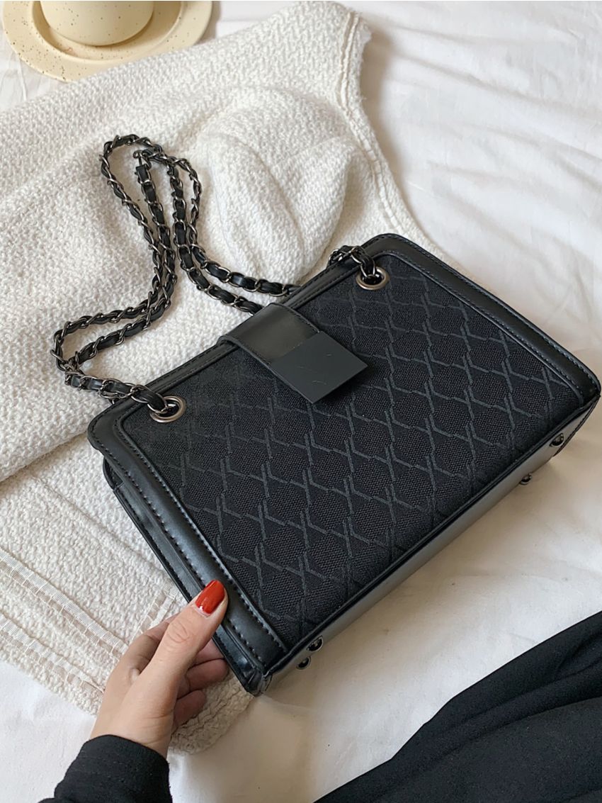 Letter Graphic Chain Shoulder Bag
