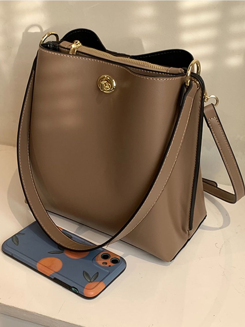 Minimalist Twist Lock Bucket Bag