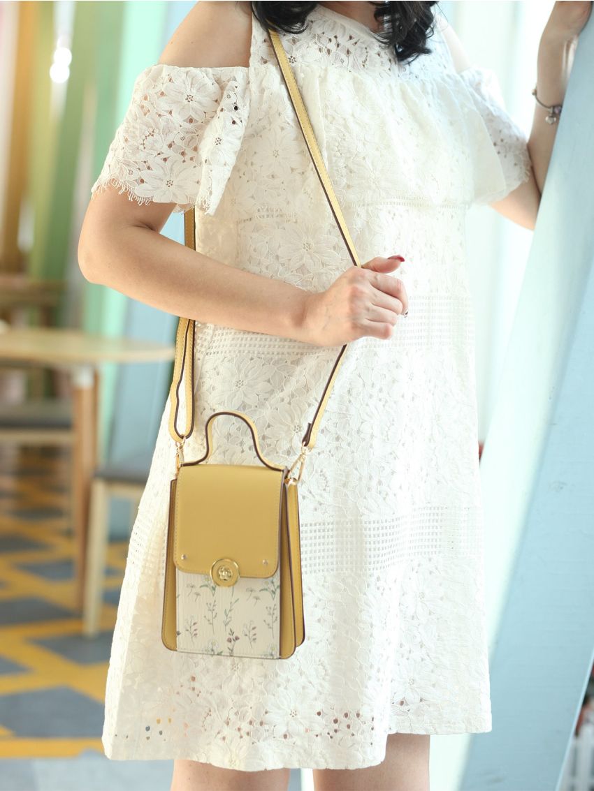 Floral Graphic Metal Detail Phone Wallet