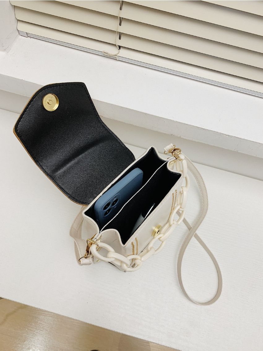 Mini Letter Graphic Chain Square Bag