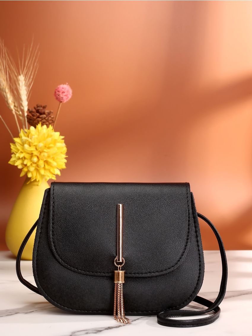 Mini Metal Tassel Decor Saddle Bag
