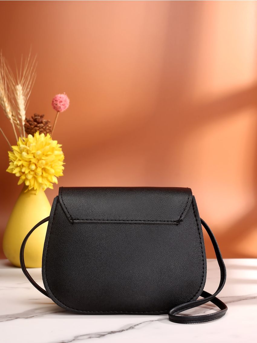 Mini Metal Tassel Decor Saddle Bag