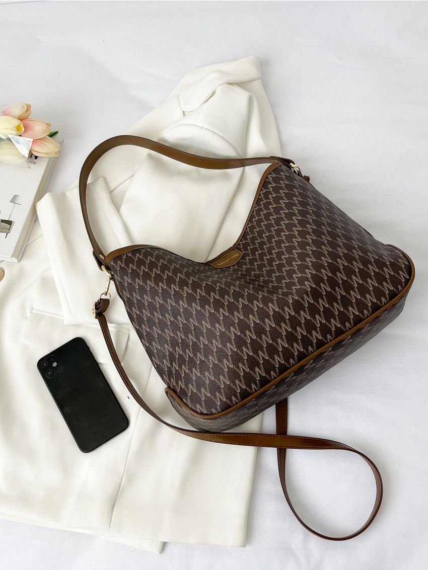 Letter Pattern Patch Decor Large Capacity Shoulder Bag