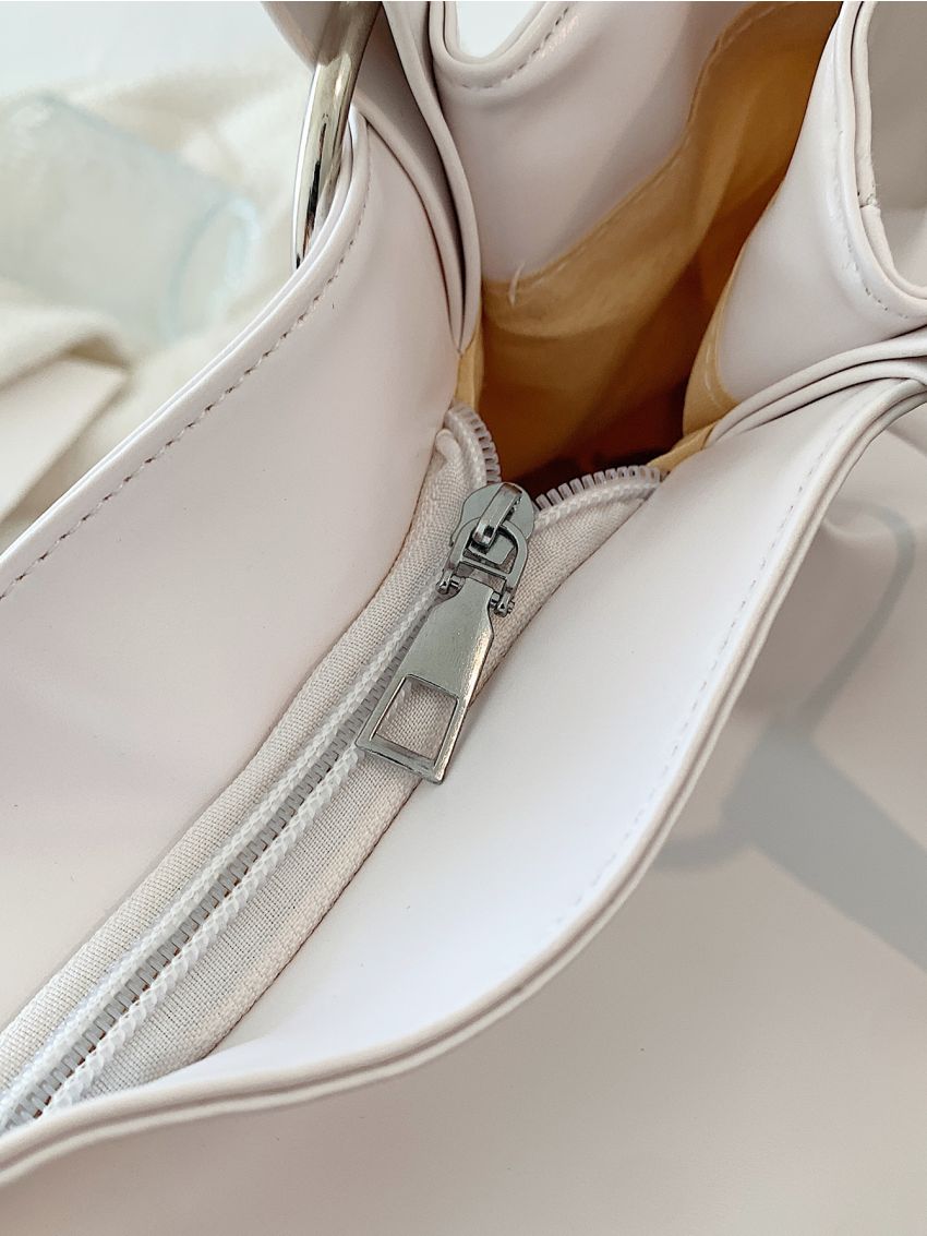 Ring Linked Shoulder Tote Bag