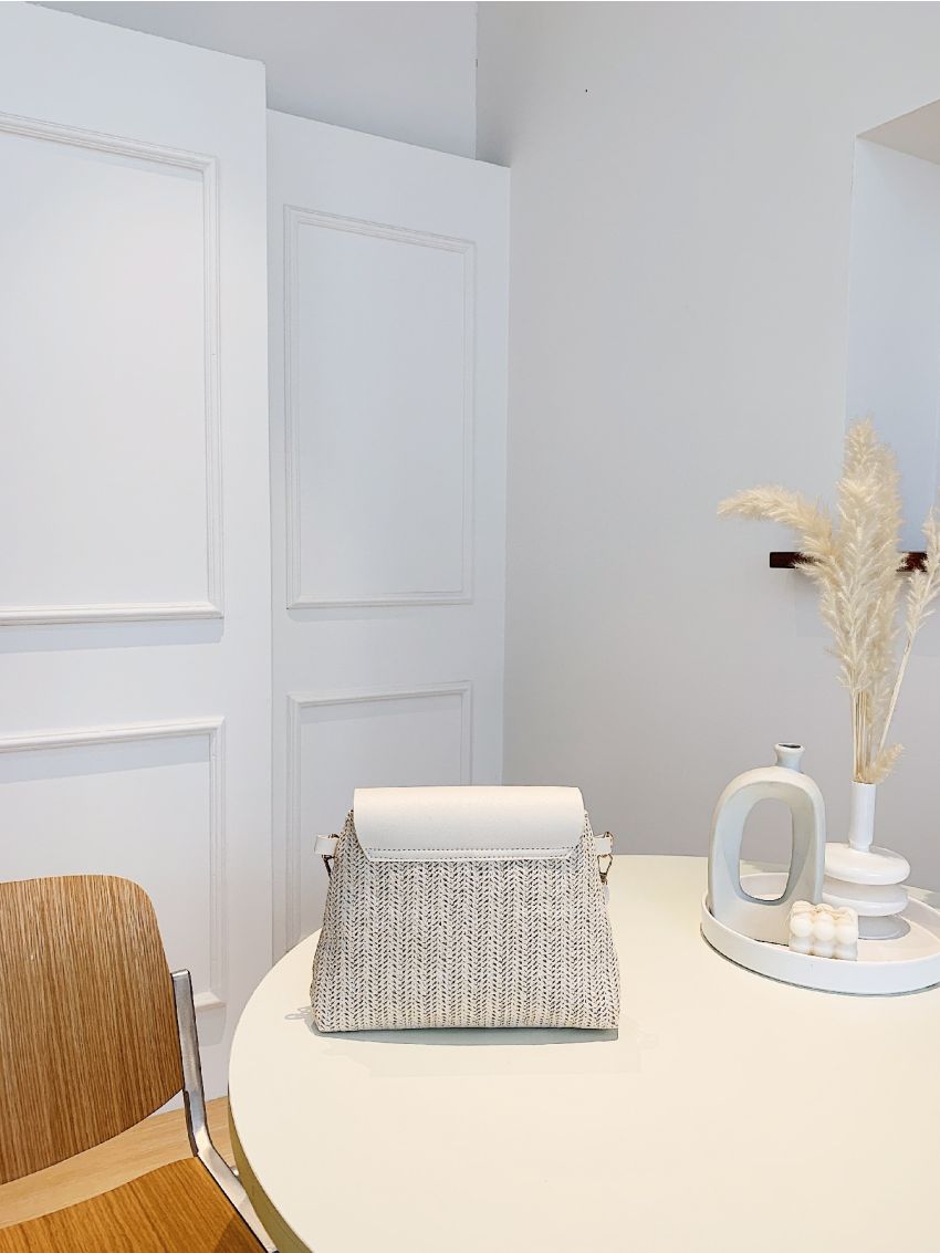 Metal Lock Flap Straw Bag