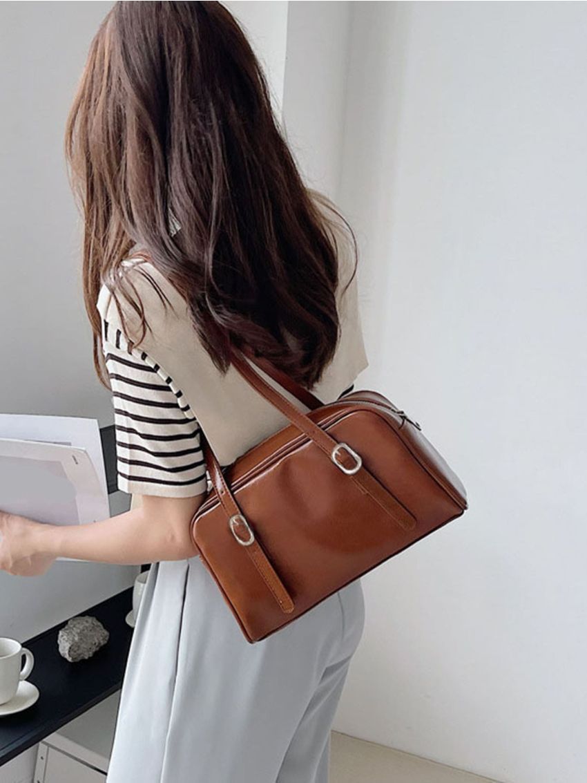 Minimalist Buckle Decor Baguette Bag