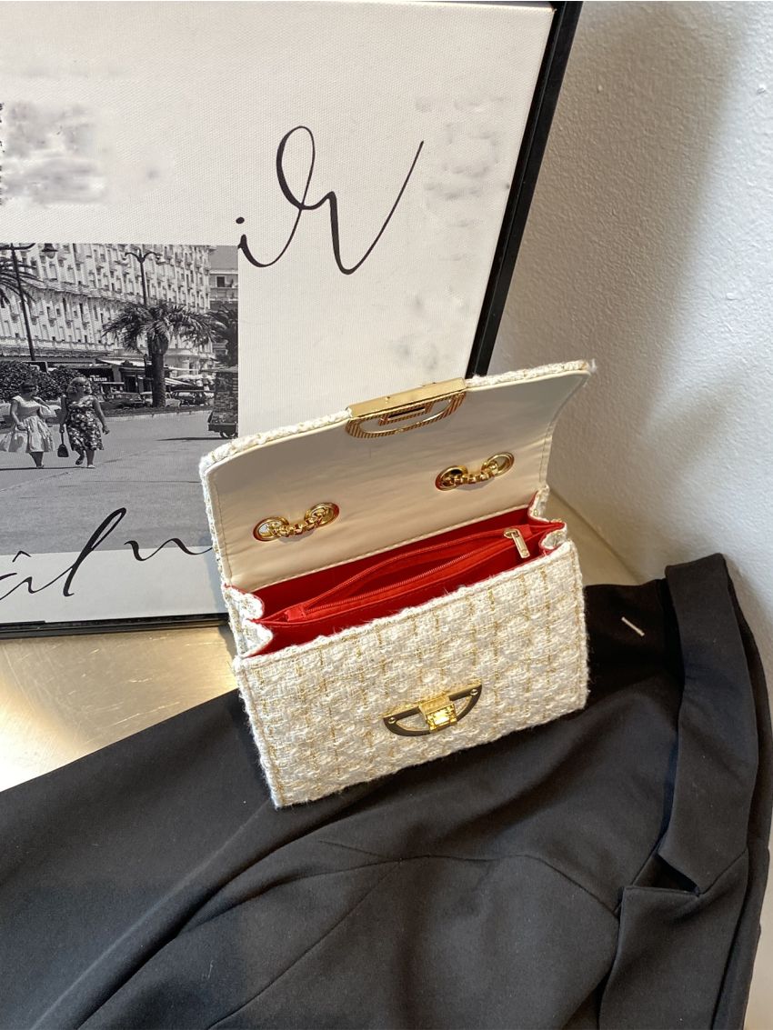 Mini Minimalist Textured Chain Shoulder Bag