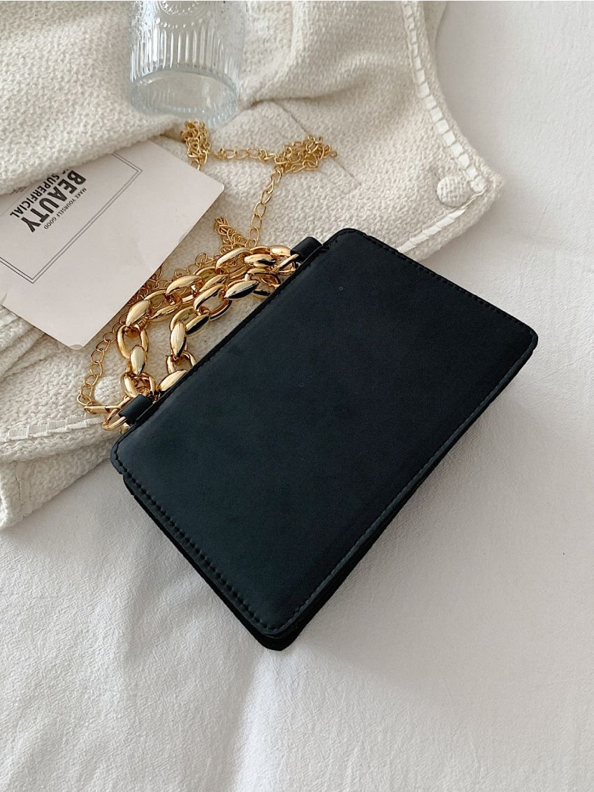 Quilted Detail Chain Square Bag