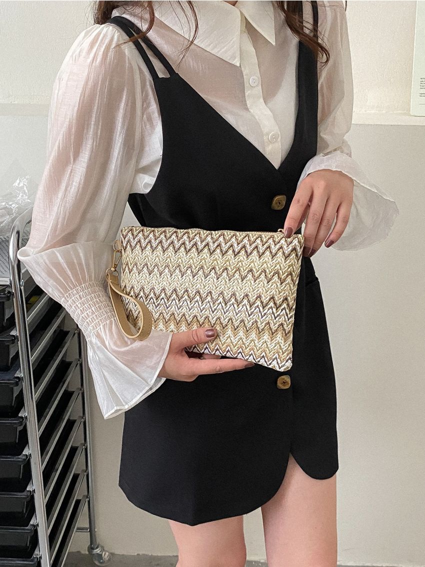 Chevron Pattern Straw Bag With Wristlet