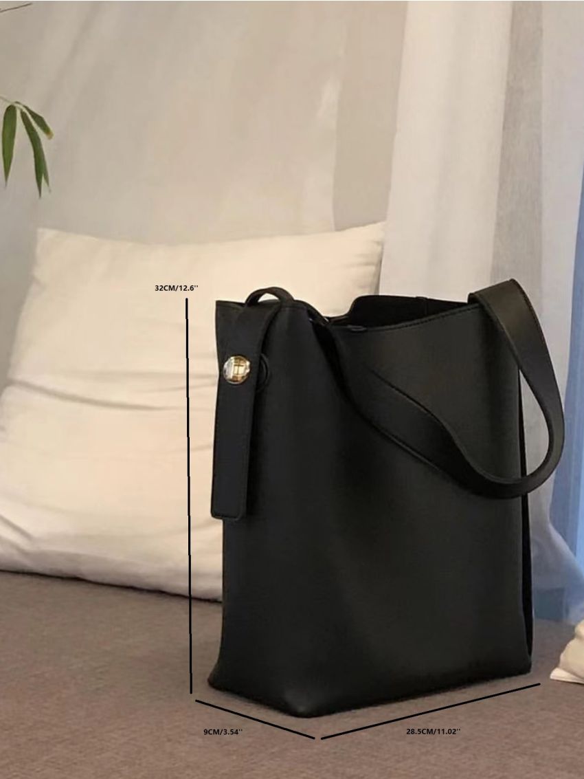 Minimalist Twist Lock Square Bag