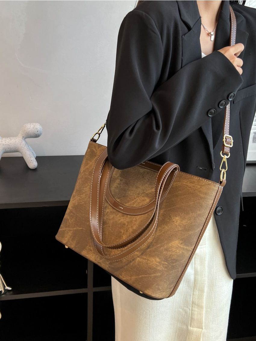 Letter Detail Shoulder Tote Bag