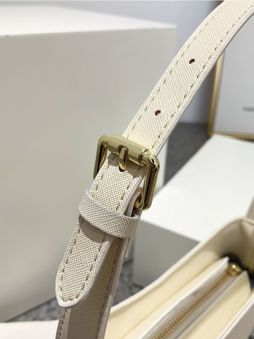 Minimalist Baguette Bag