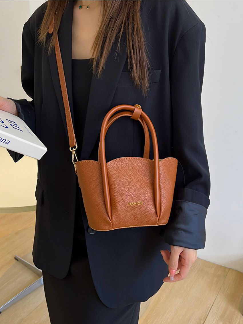 Litchi Embossed Bucket Bag With Inner Pouch Fashionable Letter Graphic Scallop Trim Double Handle PU