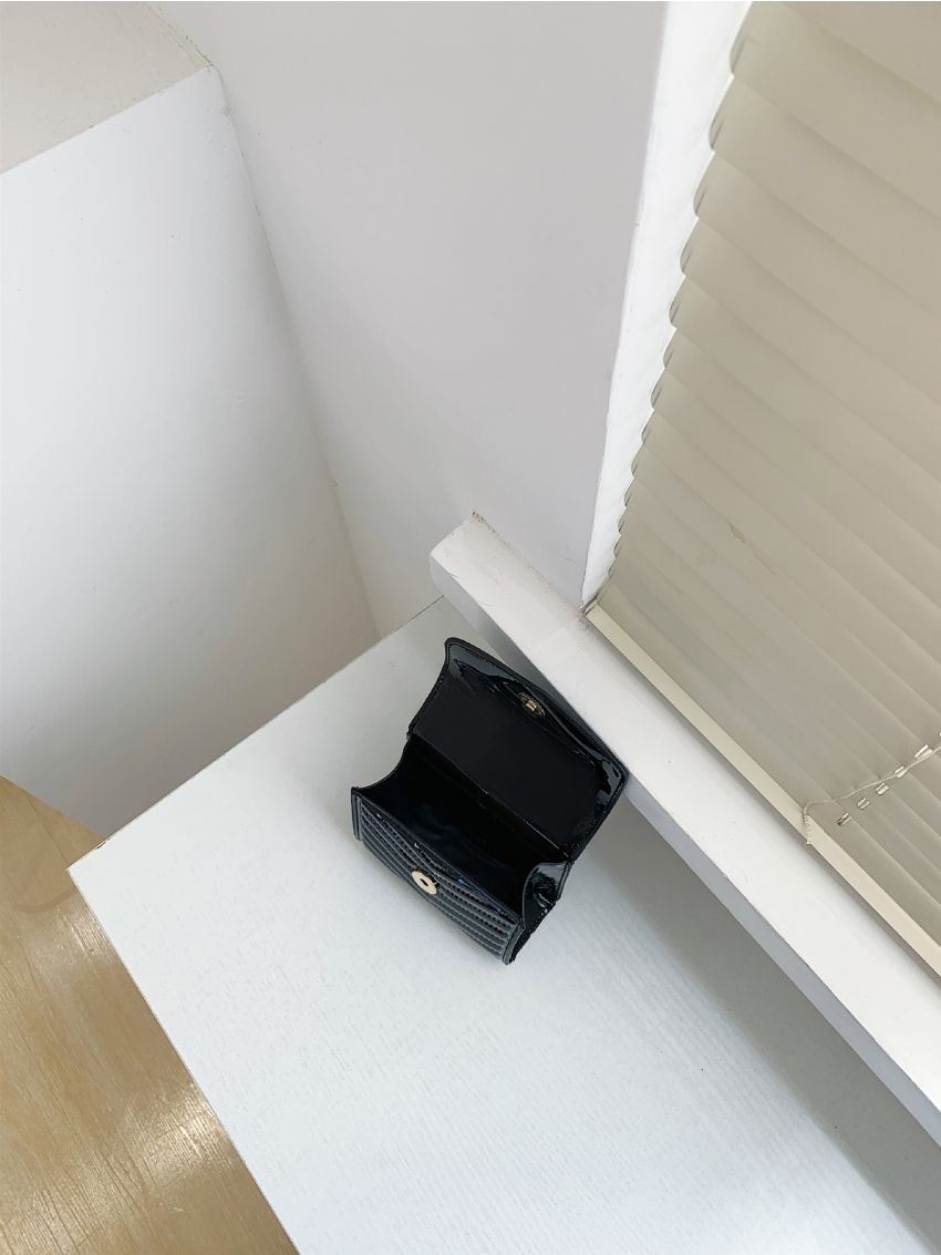 Mini Chevron Detail Flap Chain Square Bag