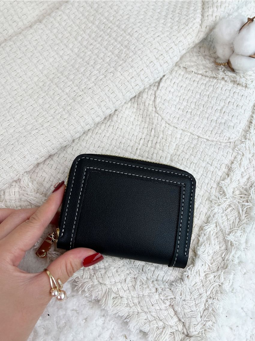 Stitch Detail Card Holder