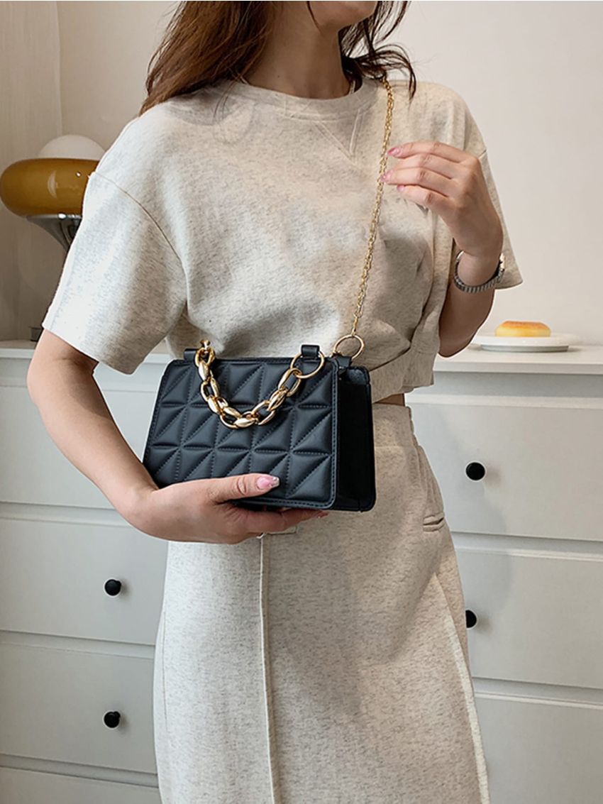 Quilted Detail Chain Square Bag
